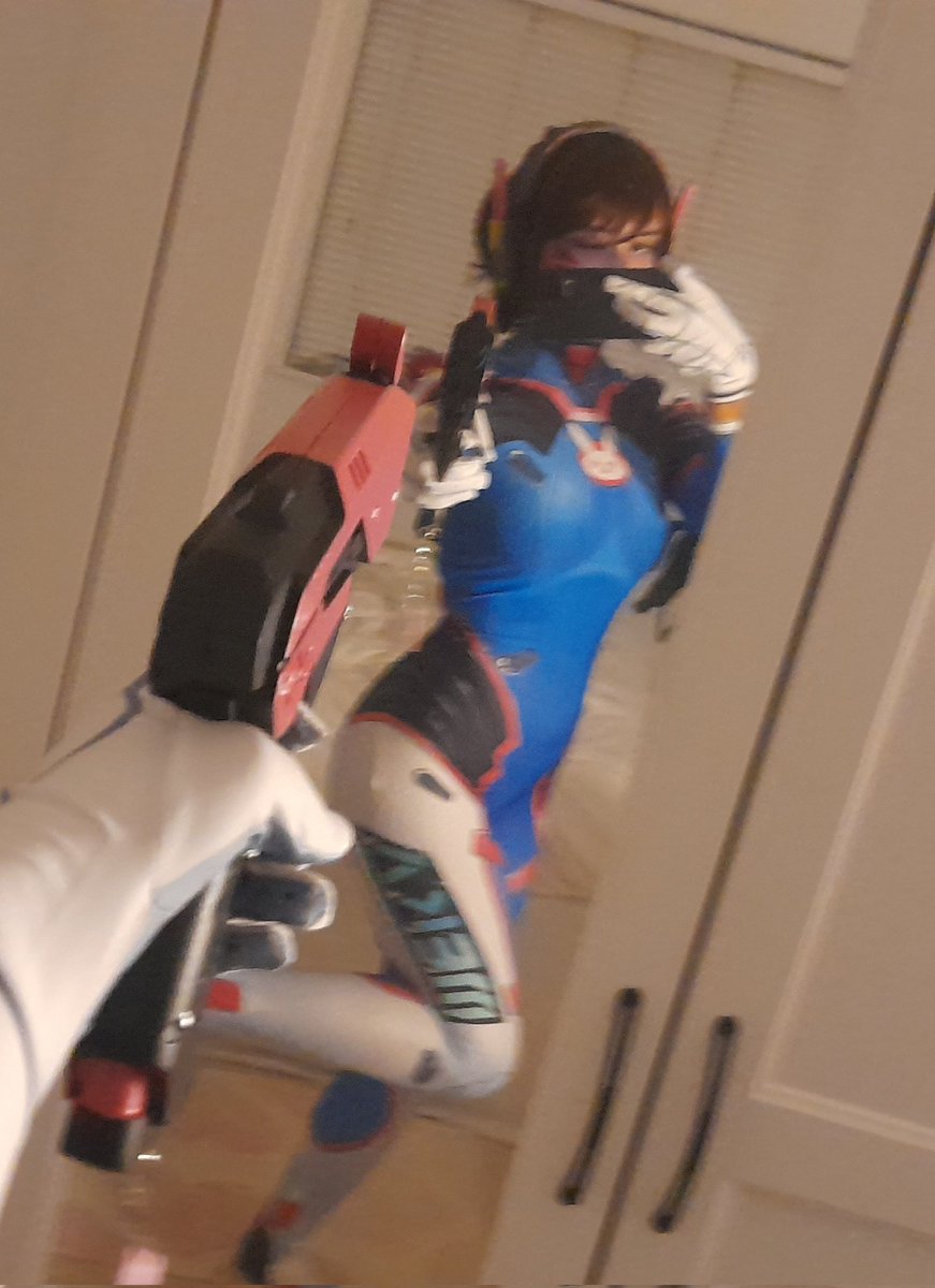 CrcMary's tweet photo. Nerf This!!! 🐰

I love https://t.co/X9M1Xmru14, shes so cute ^^

#Dva #dvacosplay #Overwatch #overwatchcospay #overwatch2 https://t.co/0NL6RRewZL