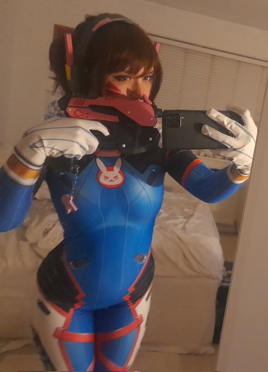 CrcMary's tweet photo. Nerf This!!! 🐰

I love https://t.co/X9M1Xmru14, shes so cute ^^

#Dva #dvacosplay #Overwatch #overwatchcospay #overwatch2 https://t.co/0NL6RRewZL