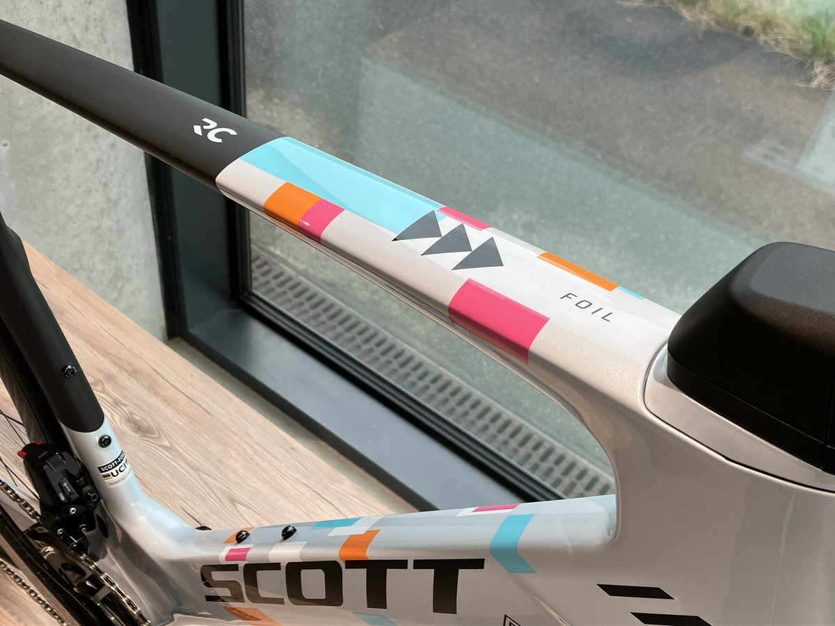 scottsports_j's tweet photo. Tour de FranceにあわせてNSN Cycling TeamのNEWカラー発表です！国内にも数量限定でフレームセットが入荷します！是非スコット正規販売店にお問い合わせください！ https://t.co/1bW6bB3q0t