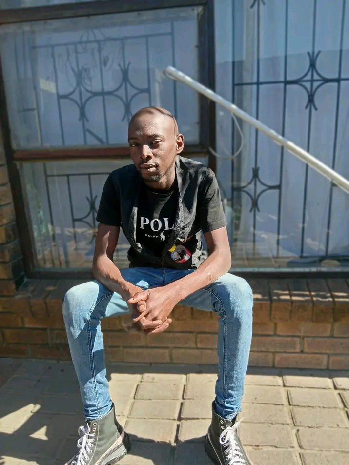 LJonga16826's tweet photo. Shady dealings https://t.co/kzdngsEDE8