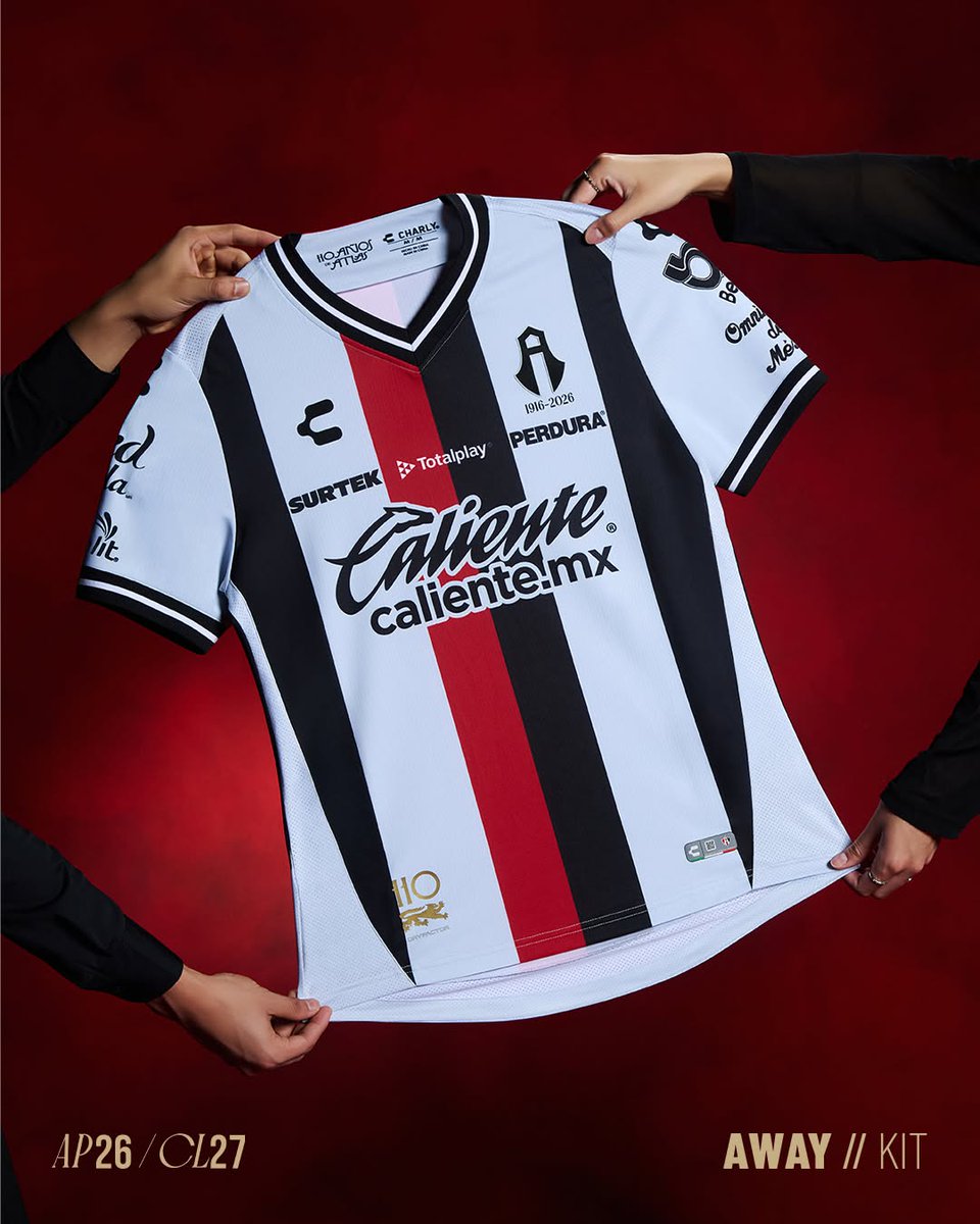 soccerjerseynws's tweet photo. 🇲🇽 Atlas 26/27 home and away kits x Charly.

Both jerseys celebrate the club's 110th anniversary.

🔴⚫️ The home look comes in the traditional half-and-half design with a subtle pattern marking the occasion.

The away jersey features red and black stripes over a gray base.

How do you rate them?
