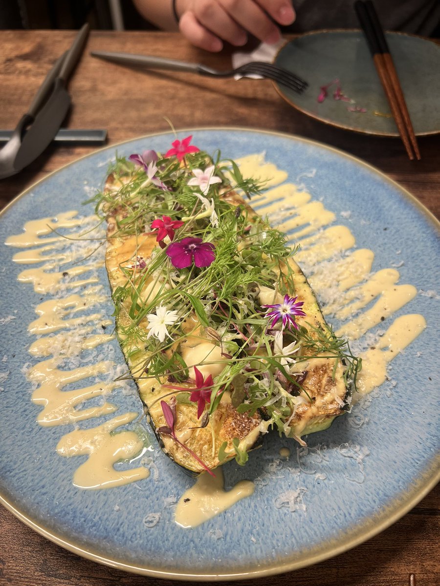 michelle__rad's tweet photo. ご飯の美味しい街を堪能しまくって、実習頑張りまくって、ついに今日で住み込み実習最終日〜🏝️
人も景色もご飯も病院も全てが良かった4週間だった、最終日頑張っていこ〜🔥 https://t.co/35ezVSHnts