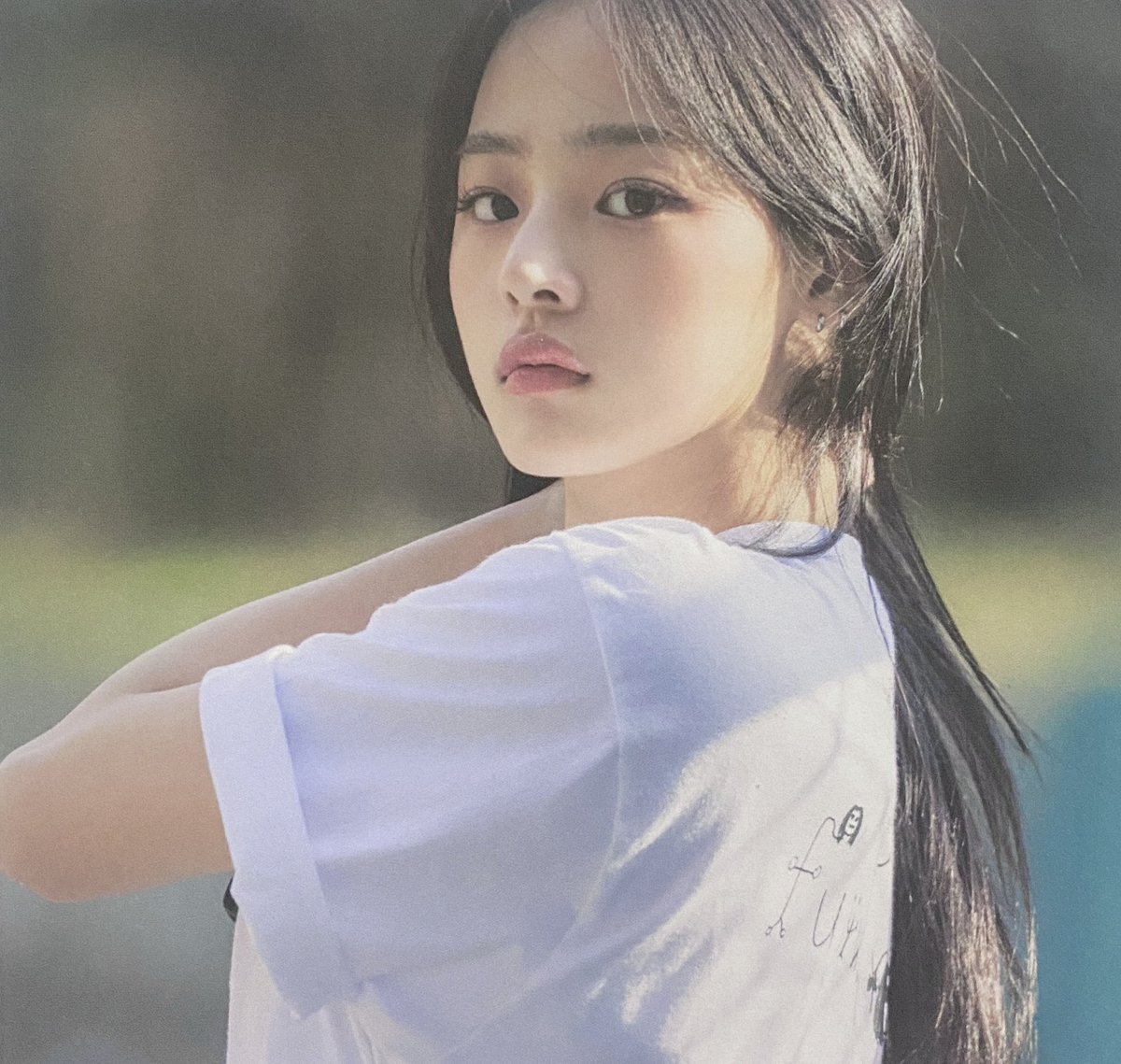 suzybwoo's tweet photo. With Bangs                          Without Bangs https://t.co/wTaC4HzQxS