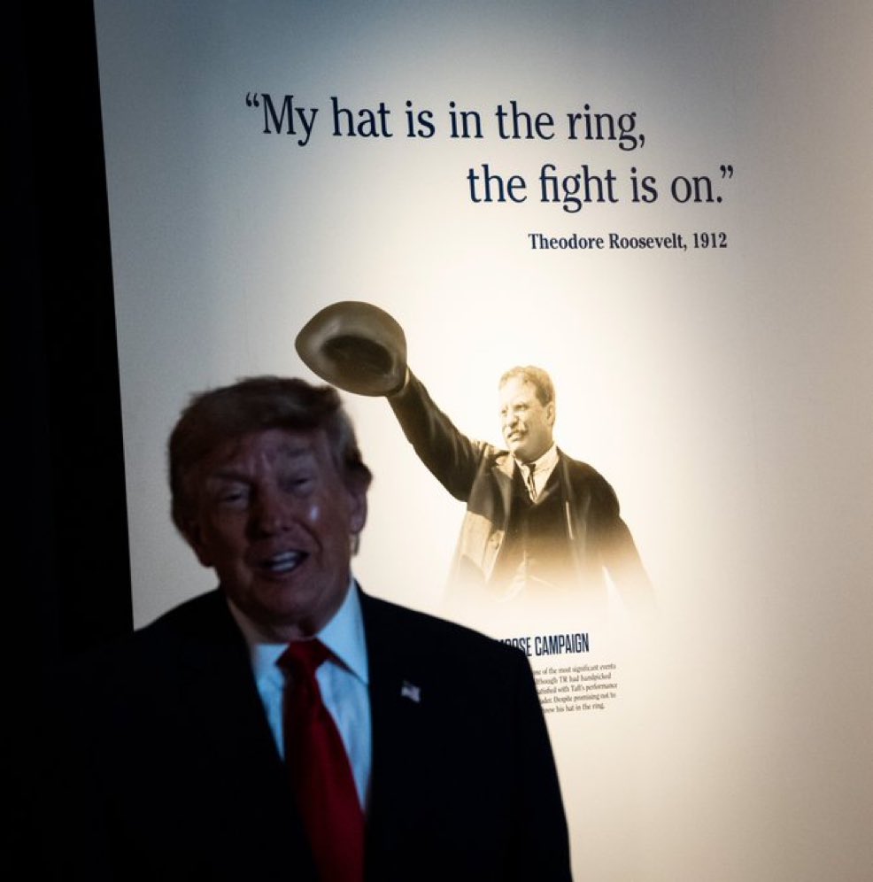 bennyjohnson's tweet photo. How does he do it? https://t.co/RrLUFNUH8J