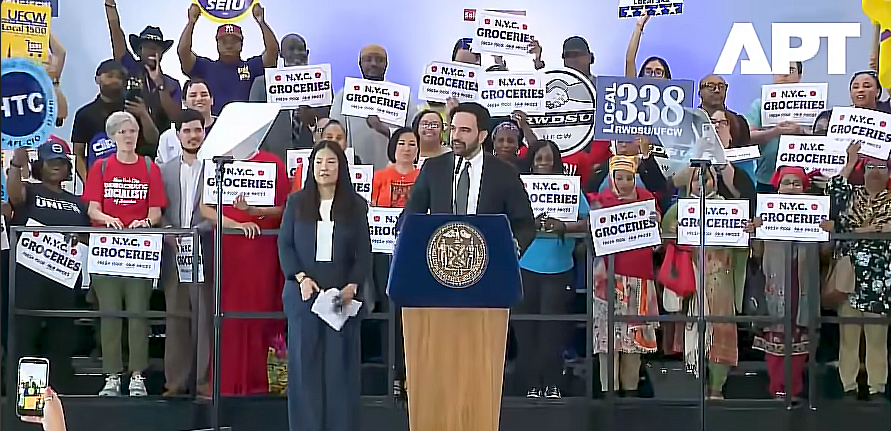 BabylonDab's tweet photo. El alcalde de New York @NYCMayor y su séquito, ver y no creer. https://t.co/inkKw8ti7d