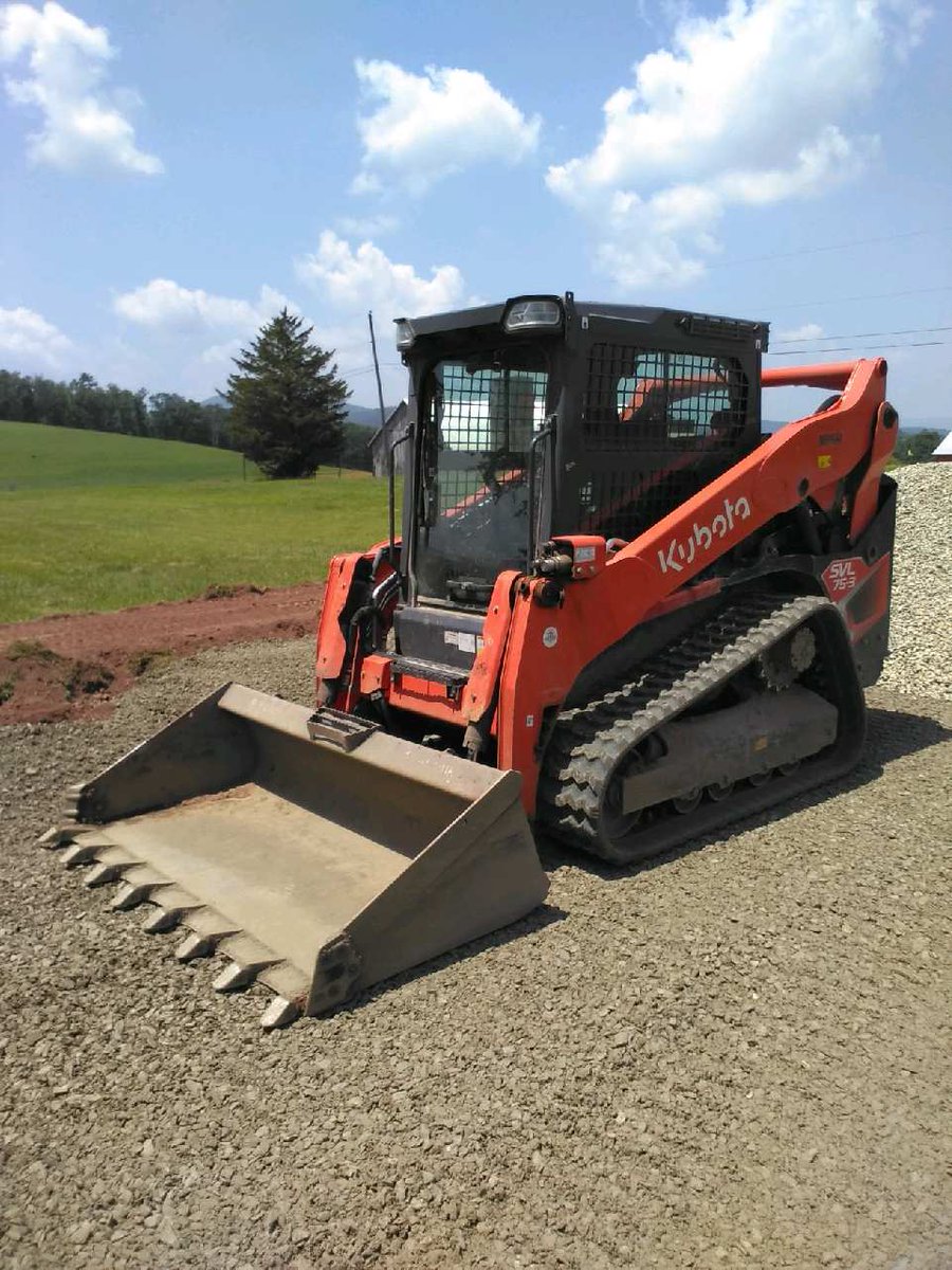 Trustworthyeq's tweet photo. 2023 Kubota SVL75-3 for sale in Loysville, PA.
1,536 hours, approx. 300 hours on new tracks, priced at $53,000.
Strong used Kubota compact track loader for construction, landscaping, farm, and property work.
#Kubota #SVL753 #TrackLoader #HeavyEquipment https://t.co/KW2Hax2H9H
