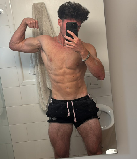 AmericanAlphas1's tweet photo. the dude @pimpjohnOF is absolutely shredded 😈 https://t.co/5jKml8AKyM