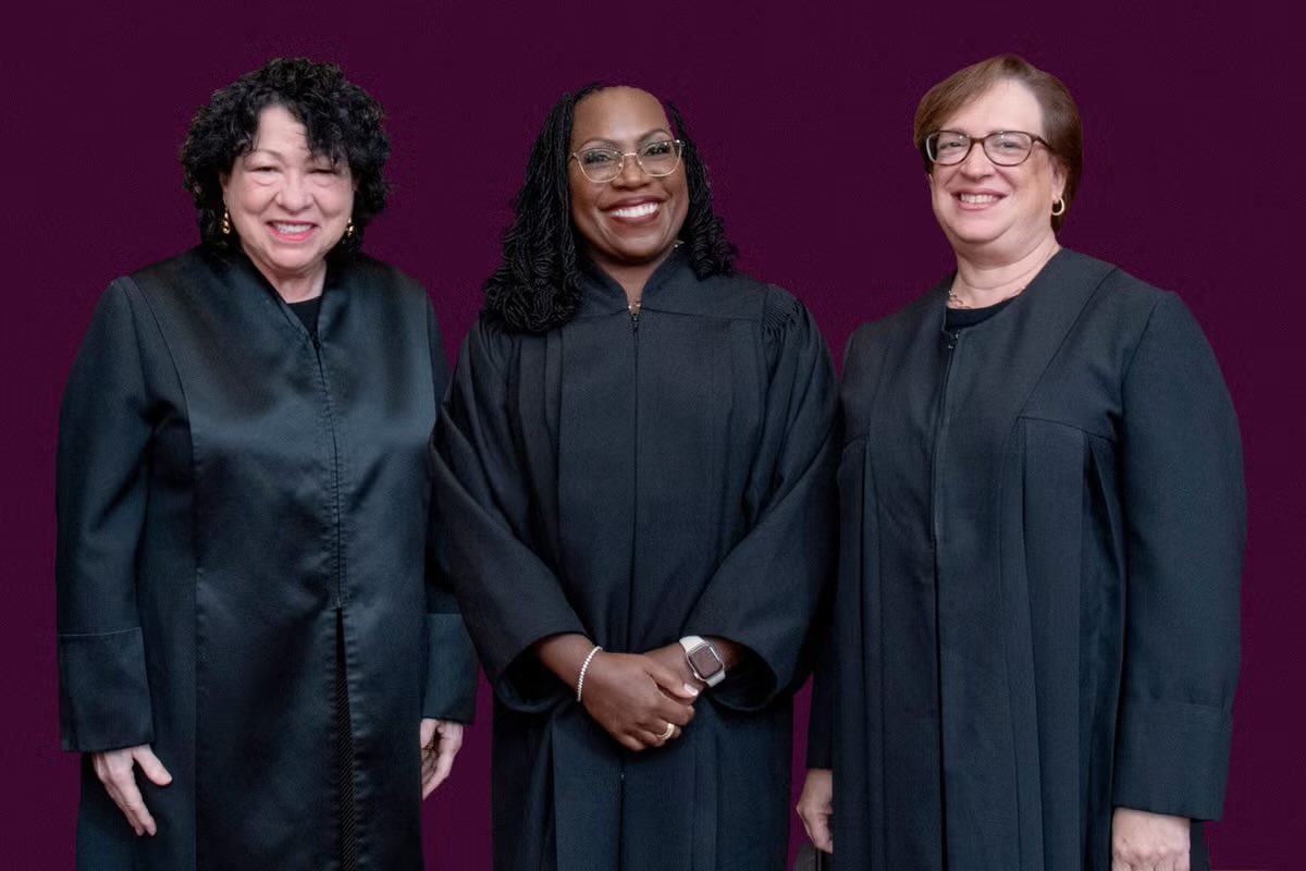 sugabelly's tweet photo. On this transgender Supreme Court ruling issue, THREE FOOLISH WOMEN.

Using your own hand to undermine your own female sex from your seat of power.

Especially Justice Ketanji Brown.

If it is not clear and immovable that women are female, how can you protect women from misogyny? https://t.co/TfGgNA6PZ6