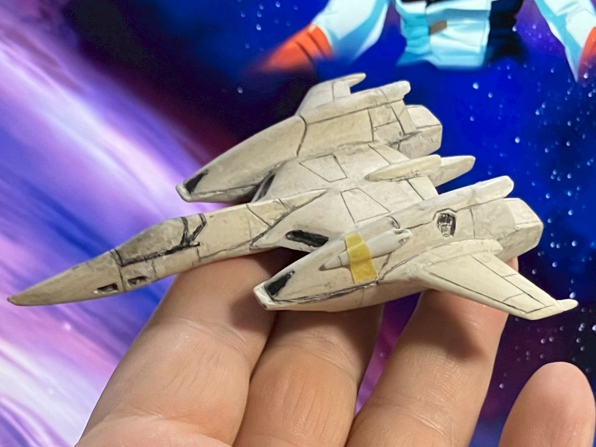 tarman5o5o's tweet photo. おはようございます☺️
1/144 VF-4ライトニングIII
ニューファンドで制作中
肩後部のバーニア周りを整形してます
更に良くなった気がしてます😳
ガンダム見てなかったら「更に」なんて使わないかもね😁
#超時空要塞マクロス
#FlashBack2012 https://t.co/s4wxVJfjhi