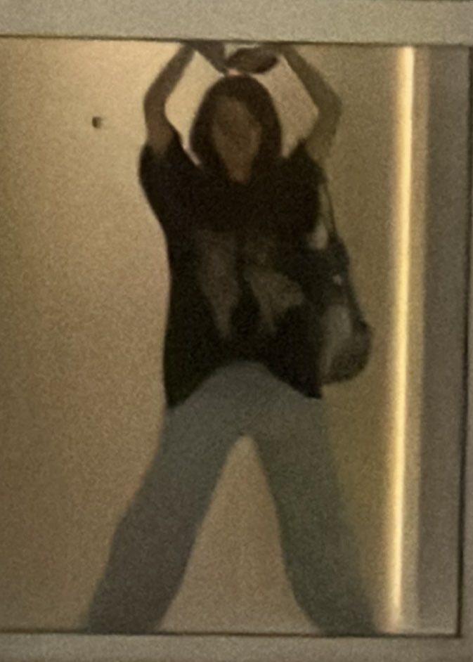 colwrmeblue's tweet photo. Enquanto isso Irene e Seulgi no dia menos casadas delas https://t.co/LqlvawEWrw