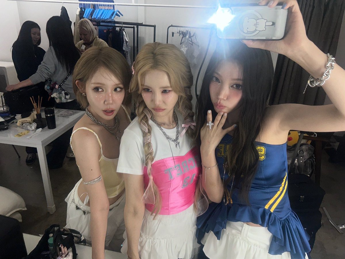 superstar_bwn's tweet photo. @superstar_jhs おはよう♡
#전효성 #junhyoseong #ヒョソン #jhs #Bling #블링 #Darling #달링
#Jelling #제링 https://t.co/lLe2OujRKO