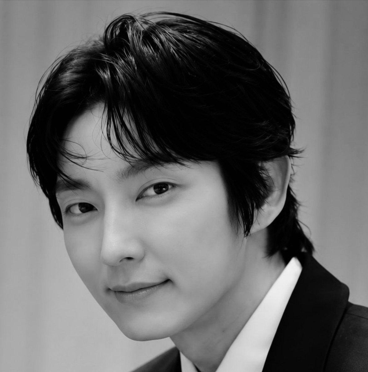pamuhanapi's tweet photo. 💗最新の👔記事の俳優さま💗気になるのは💓😊💓
💗📱を持つ手🤙と😊少し伸びてる髪💞✨👀✨💞💞💞 https://t.co/im727juMMu