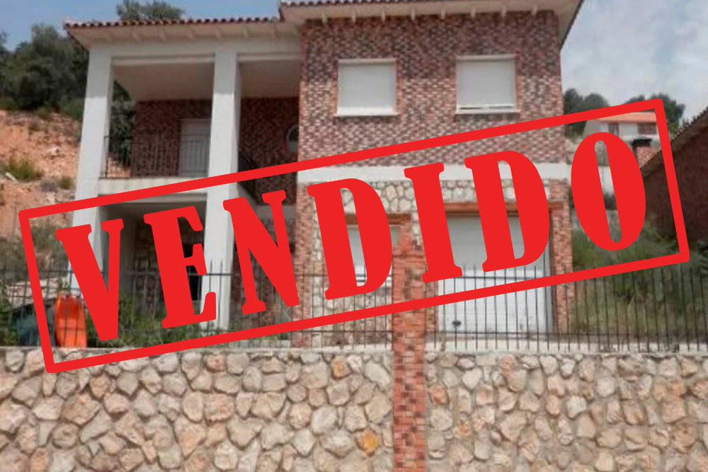 QuarzoRE's tweet photo. >>> ¡¡¡ VENDIDO !!!
Casa en FUENTENOVILLA, Guadalajara!!!
#QuarzoRealEstate #RealEstateGuadalajara #HomesGuadalajara
https://t.co/llIBv76VPX https://t.co/bMdSwhOSZf
