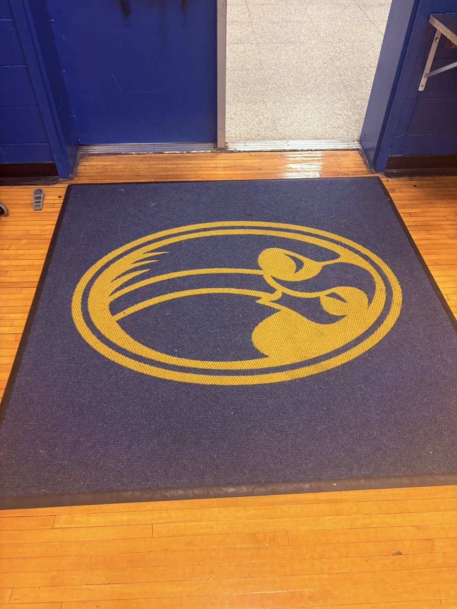MTHSPrincipal's tweet photo. Took my first steps as Principal today of Manchester Twp. High School! Couldn’t be more grateful &amp; excited for an incredible school year ~ Let’s go Hawk Country! https://t.co/YUP5E8Ls4E