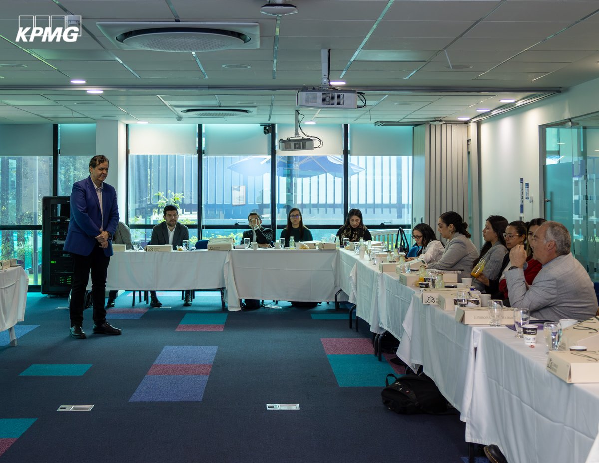 KPMG_CO's tweet photo. ☕Estos fueron los mejores momentos de nuestro Desayuno de Cocreación junto a la @ANDI_Colombia 

Líderes y representantes de la industria compartieron perspectivas sobre los desafíos, oportunidades y prioridades en la evolución del sector hidrocarburos, minería y energía. ⚡ https://t.co/dgyp7iN3r2