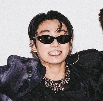 JK_JK_JK_JJK's tweet photo. まってｗｗｗサングラスかけてても全然可愛さ隠せてないジョングク最高すぎｗｗｗ
私今日誕生日なんだけど最高のプレゼントをありがとう
いつも私に優しくしてくださるここにいる皆様本当にありがとう大好き！！
まだまだジョングク好き熱が冷めないから今年もよろしくお願いします💜 https://t.co/2DeESVm6Mo