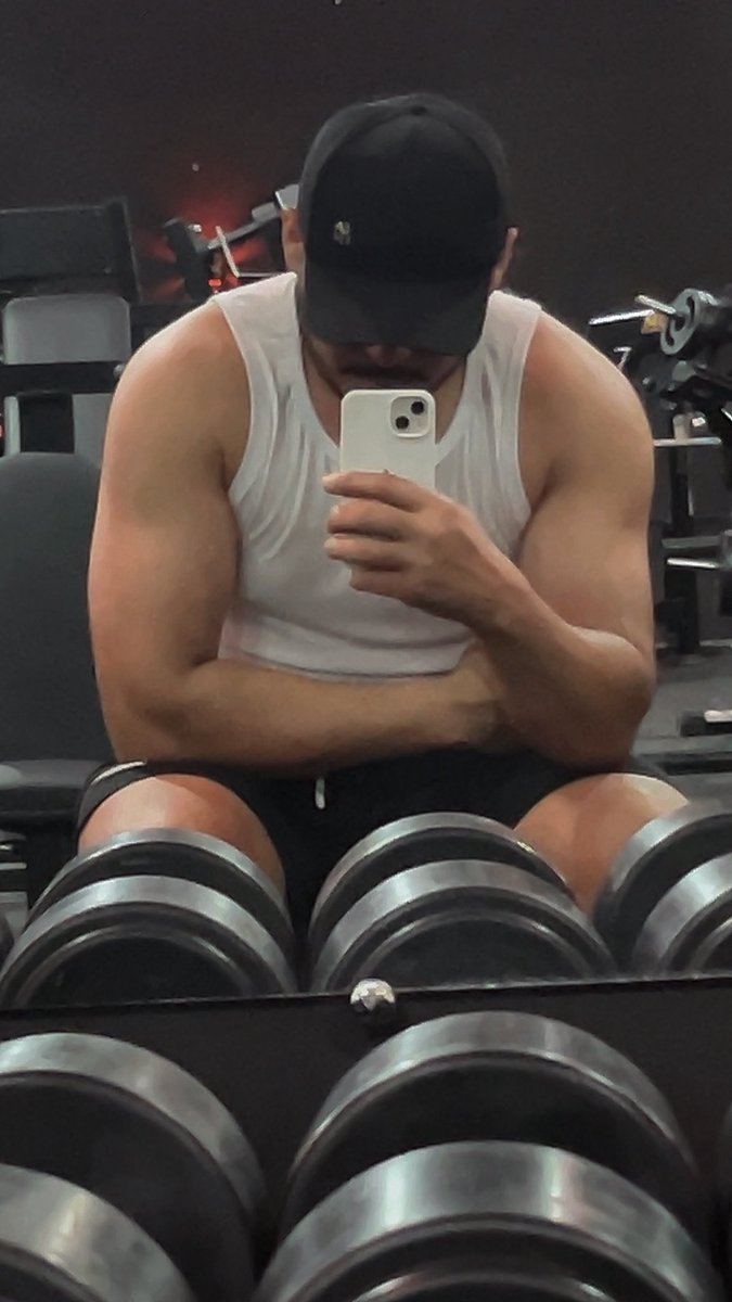 felixfluis's tweet photo. Quantos dias dessas férias vou conseguir seguir a rotina fitness?
Não sei, mas serão poucos... https://t.co/CRcby3jv7u