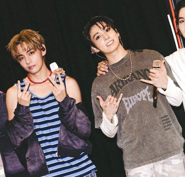 winter17_tkbear's tweet photo. 🐻 ✌️ 🐰🤘

taekook 😭❤️ https://t.co/y7lSaQP0rv