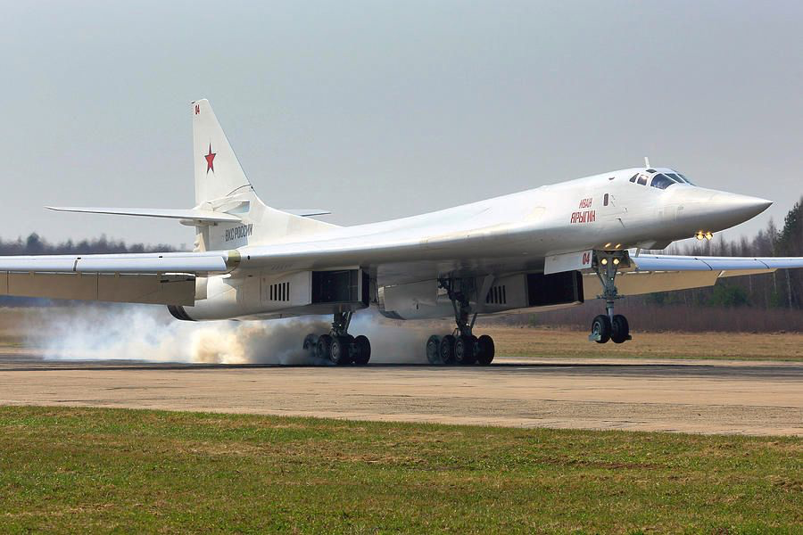 MarioNawfal's tweet photo. 🇷🇺 Russia has ten strategic bombers in the air.

Three Tu-160M bombers took off from Ukrainka Air Base in Amur Oblast a while back, and now the picture's bigger.

Ten strategic bombers are up in total, seven Tu-95MS and three Tu-160M, flying near launch lines in Vologda Oblast.

These are Russia's long-range heavy bombers, the platforms built to fire cruise missiles from deep inside its own airspace.

Launches of Kh-101 cruise missiles, the long-range weapon these bombers carry, are expected within the hour.

Ten heavy bombers don't go up at once for a drill.

Source: TABZ ( Telegram ) / Writer: Daniyal