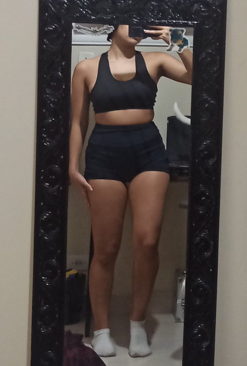 themdonavann's tweet photo. Leg day https://t.co/eHjFalOJmq