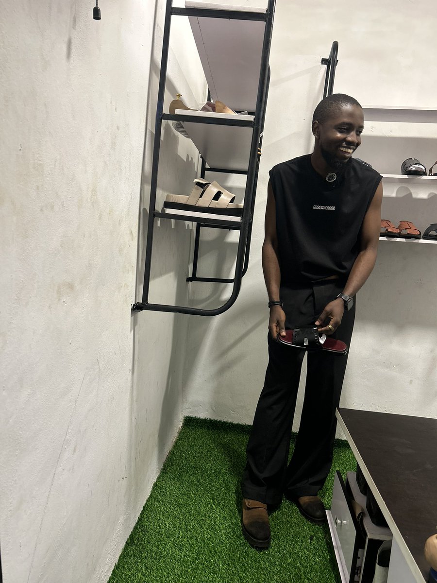 ulotleather's tweet photo. Hi July, trust you brought all the goodies for me and my brand this new month, I’m here to remind you that everything June failed to deliver to me,you’ll be the one to deliver them,untouched blessings and many more. 
Last but not least, Nigeria must not happen to I and my kind🙏 https://t.co/FAzwxwI2Kw