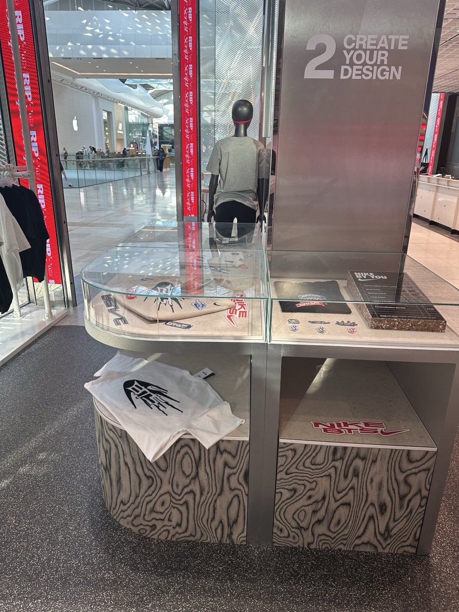 introluvindee's tweet photo. went to nike by you in london today 🫶🏼 https://t.co/tKgmINqOF9