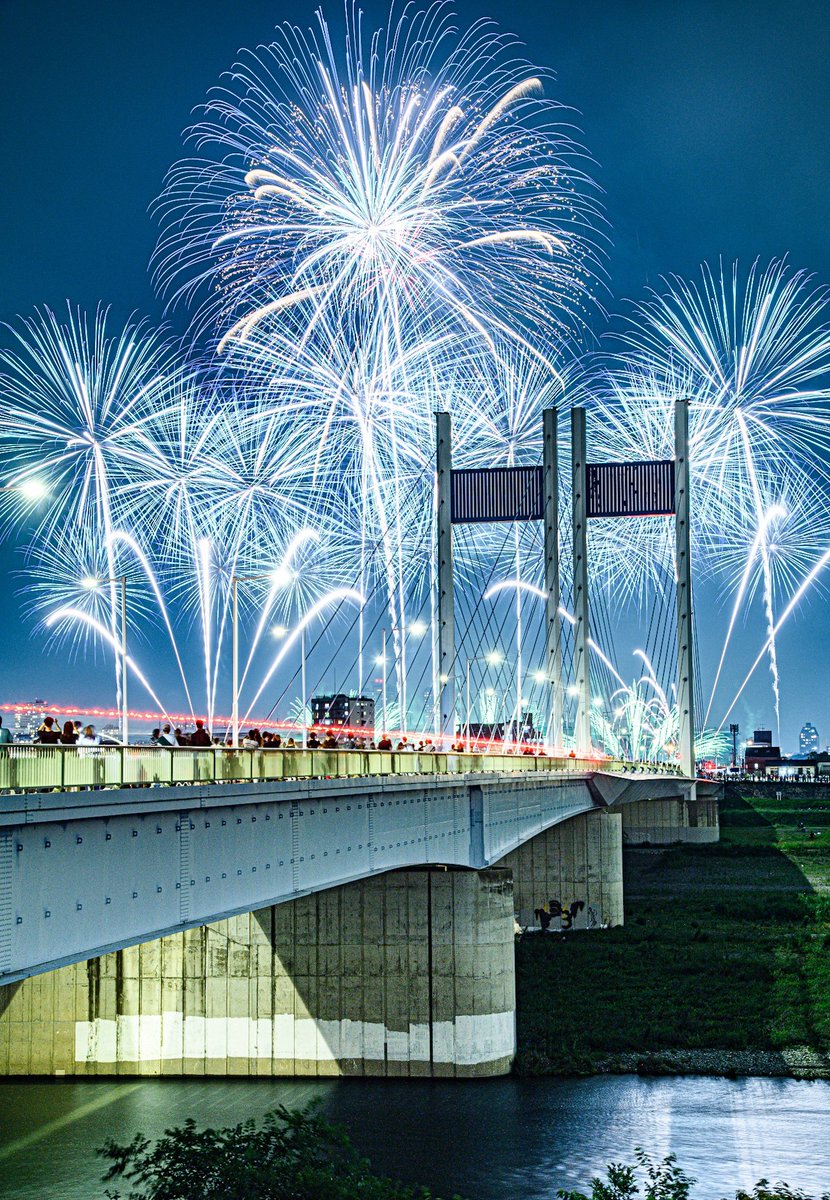 haskap1017's tweet photo. 昨夜の東京競馬場花火大会が綺麗でした https://t.co/BiiazkH0tu