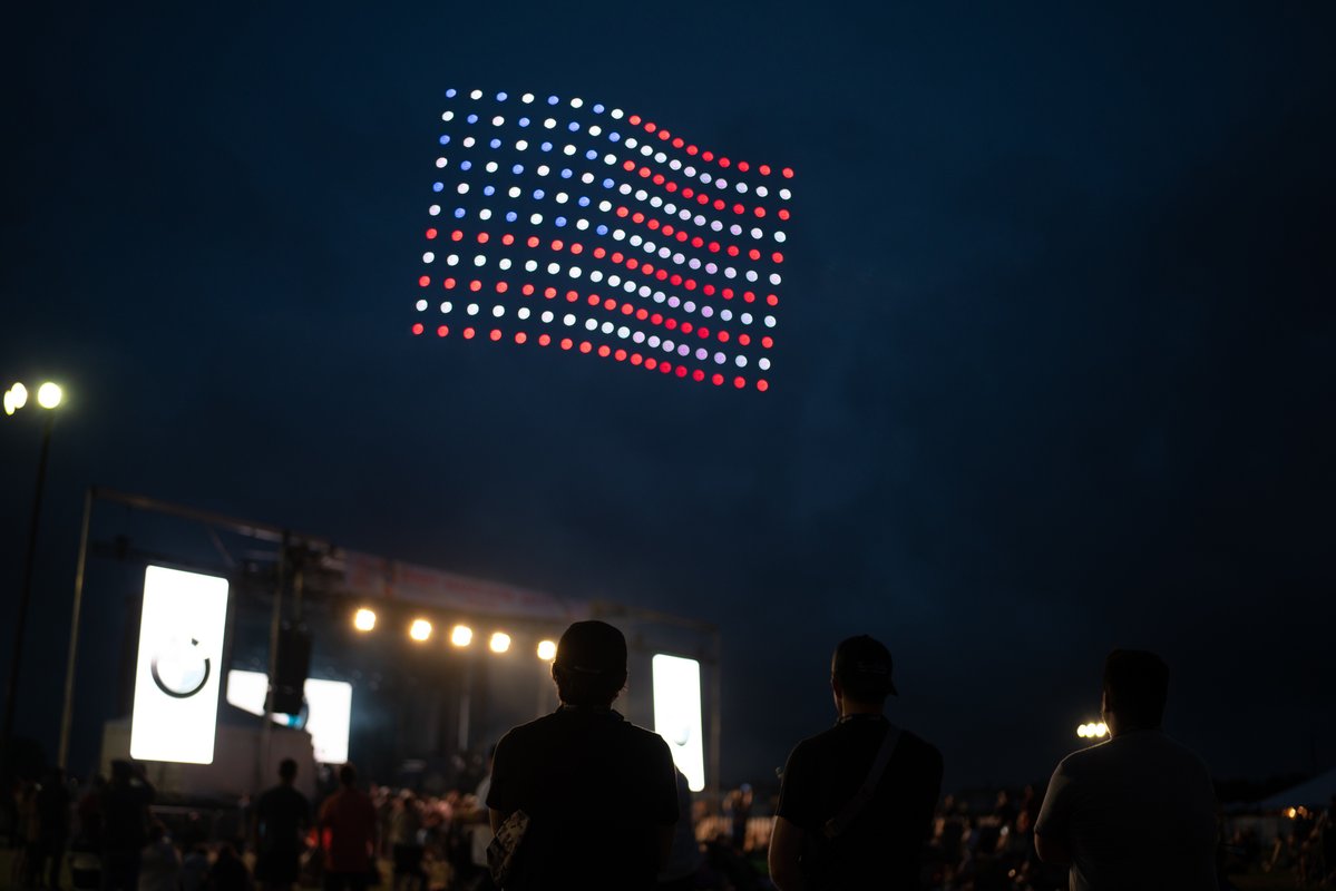 CityOfGoleta's tweet photo. 📣 #CityofGoleta Fourth of July Drone Light Show – Reason #4 to attend: The Best Seat in the House! 🪑✨

Make your Fourth of July even easier with limited reserved seating, available as an event fundraiser! You'll have a guaranteed spot right in the heart of the celebration. Bleacher seating is also available, or bring blankets and beach chairs for the track and turf area. Reserve now — limited seats remaining: https://t.co/EDzdKZSC7B

🚌 Skip the parking. Ride FREE! Catch the complimentary Santa Barbara Airbus shuttle from Costco at Camino Real Marketplace to Dos Pueblos High School and back. Stress less and celebrate more!
📣 ¡El Show de Drones del 4 de Julio de la #CiudaddeGoleta – Razón #4 para asistir: ¡El mejor lugar para disfrutar el espectáculo! 🪑✨
Haz que tu celebración del 4 de Julio sea aún más cómoda con los asientos reservados, disponibles como parte de la recaudación de fondos para el evento. Tendrás un lugar garantizado en el corazón de la celebración. También habrá gradas o puedes traer cobijas y sillas de playa para el área de la pista y el césped. Reserva ahora — quedan pocos asientos: https://t.co/EDzdKZSC7B

🚌 ¡Olvídate del estacionamiento - Viaja GRATIS! Toma el transporte gratuito de Santa Barbara Airbus desde Costco en Camino Real Marketplace hasta Dos Pueblos High School y de regreso. ¡Menos estrés y más tiempo para celebrar!
@SBAirbus