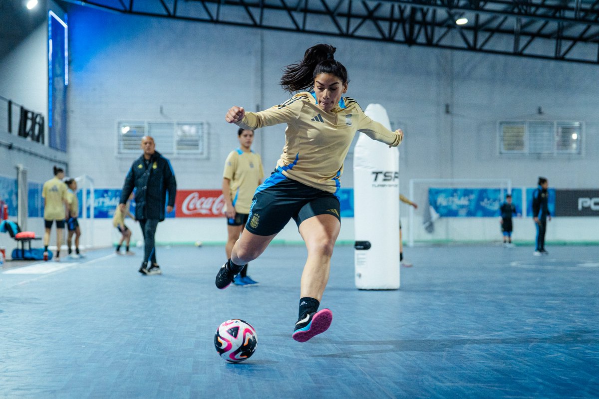 Argentina's tweet photo. #FutsalFemenino Las preselecciones Mayor, Sub 20 y Sub 17 siguen trabajando.

📰 https://t.co/q0hndNhDIH https://t.co/HTuCfDaMuc