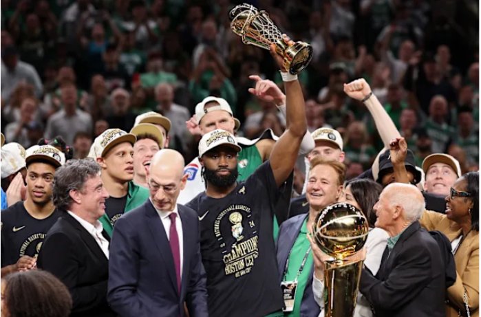 CelticsTheis's tweet photo. 10 seasons
16,262 points
4,511 rebounds
2,322 assists
1,564 threes
5 All-Star appearances
2 All-NBA appearances
10 playoff appearances
6 ECF appearances
ECF MVP
2 Finals appearances
Finals MVP

Thank you for everything, Jaylen https://t.co/ekUSn7ffoY