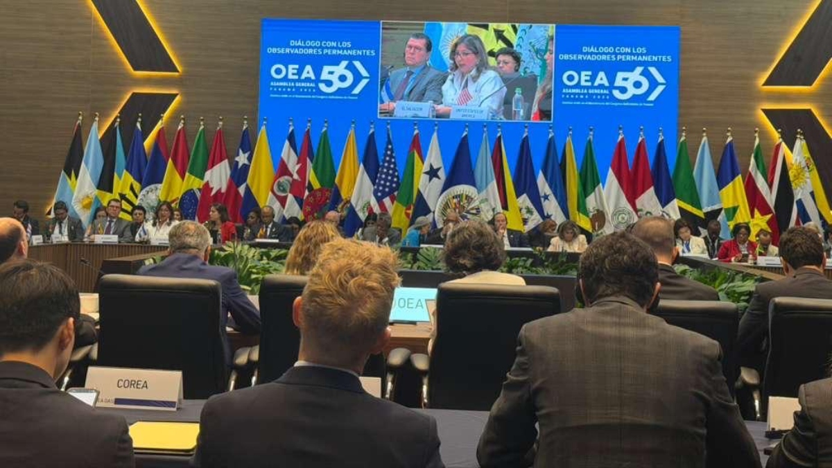 elsalvador's tweet photo. #DePaís El Salvador expone avances en seguridad y estabilidad ciudadana en Asamblea General de la OEA en Panamá

Al evento asistieron delegaciones de 34 Estados Miembros de las Américas, representantes de los 75 Observadores Permanentes.  
https://t.co/7HNtcazXZi https://t.co/sjRUgBLTAh