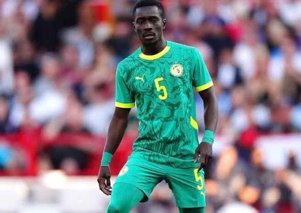 Cisse_Maps's tweet photo. Ils doivent lâcher paisiblement notre equipe ! Il est temps ! https://t.co/j4sP97bbDv