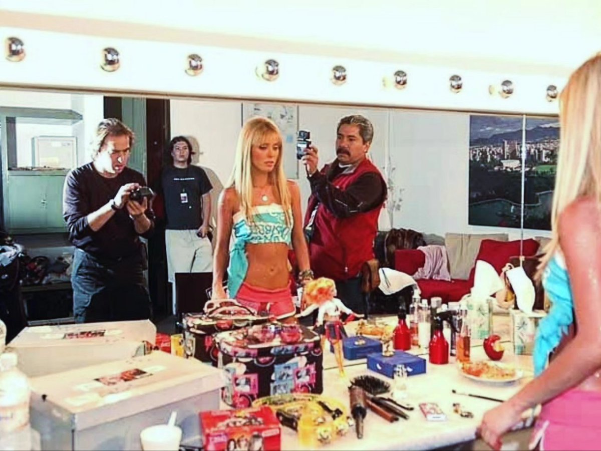 oldpicsanahi's tweet photo. Anahí's Y2K aesthetic ✨️ https://t.co/UP4whg8pJ3
