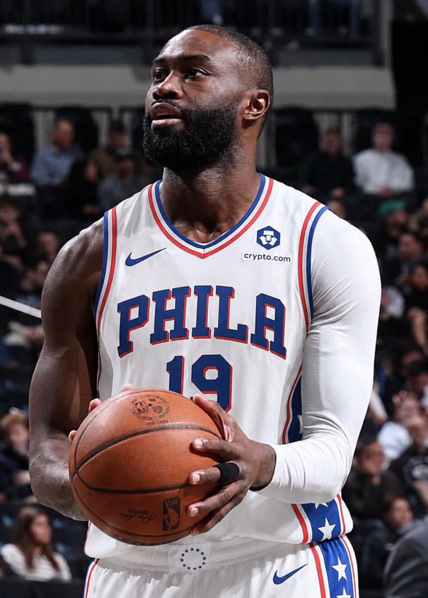 TheNightMVP's tweet photo. Después del traspaso de Luka Doncic a Lakers, este es el segundo peor traspaso del siglo y toda felicitar a Philadelphia 76ers.

Se acaba de sacar a uno de los peores contratos de la NBA y 2 picks que (HACE 5 MESES ESO VALÍA QUITARTE DE ENCIMA A PAUL GEORGE) por Jaylen Brown que viene de tener la mejor temporada individual de su vida.