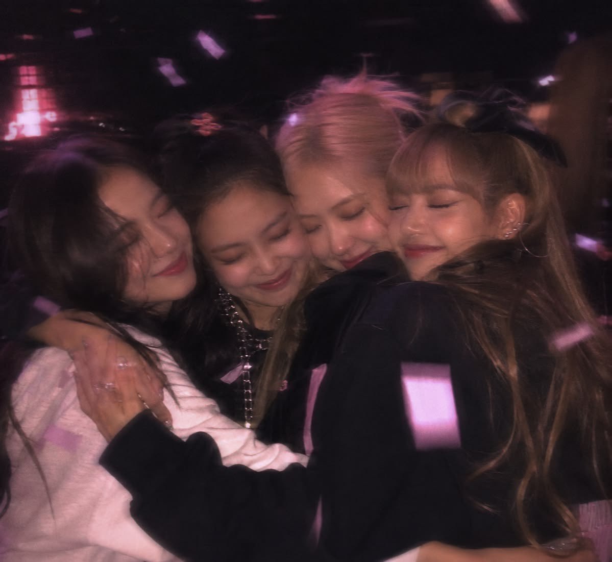 httgihhm's tweet photo. Elas. 💗 https://t.co/s6Hv9c52Qs