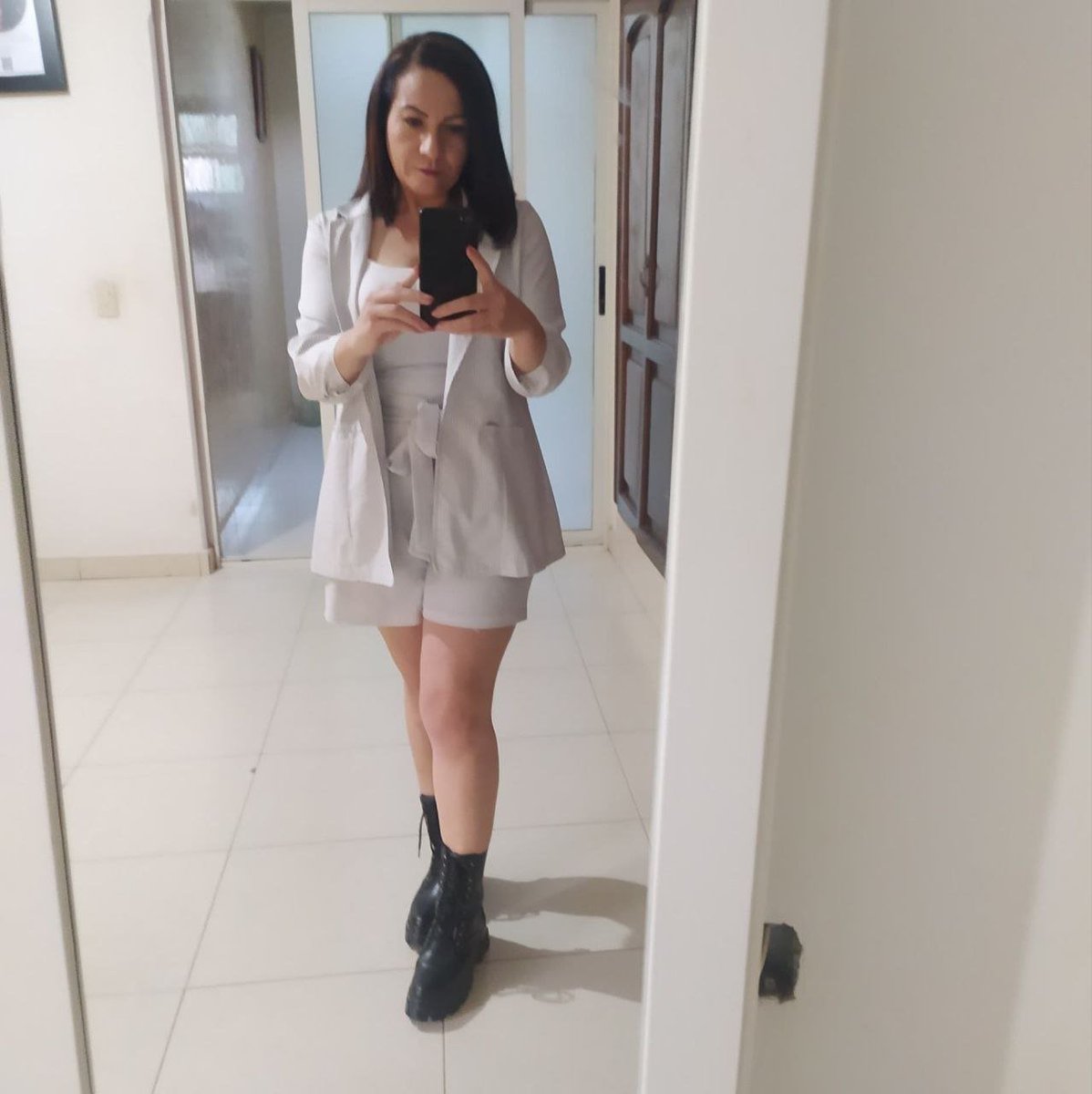 rendonsex1's tweet photo. Buenas las señoras esconden buenas tetas y ante sus maridos muy decentes, pero una casada teniendo facebook va descubrir buena verga con hombre más https://t.co/x0NY6z7OpG