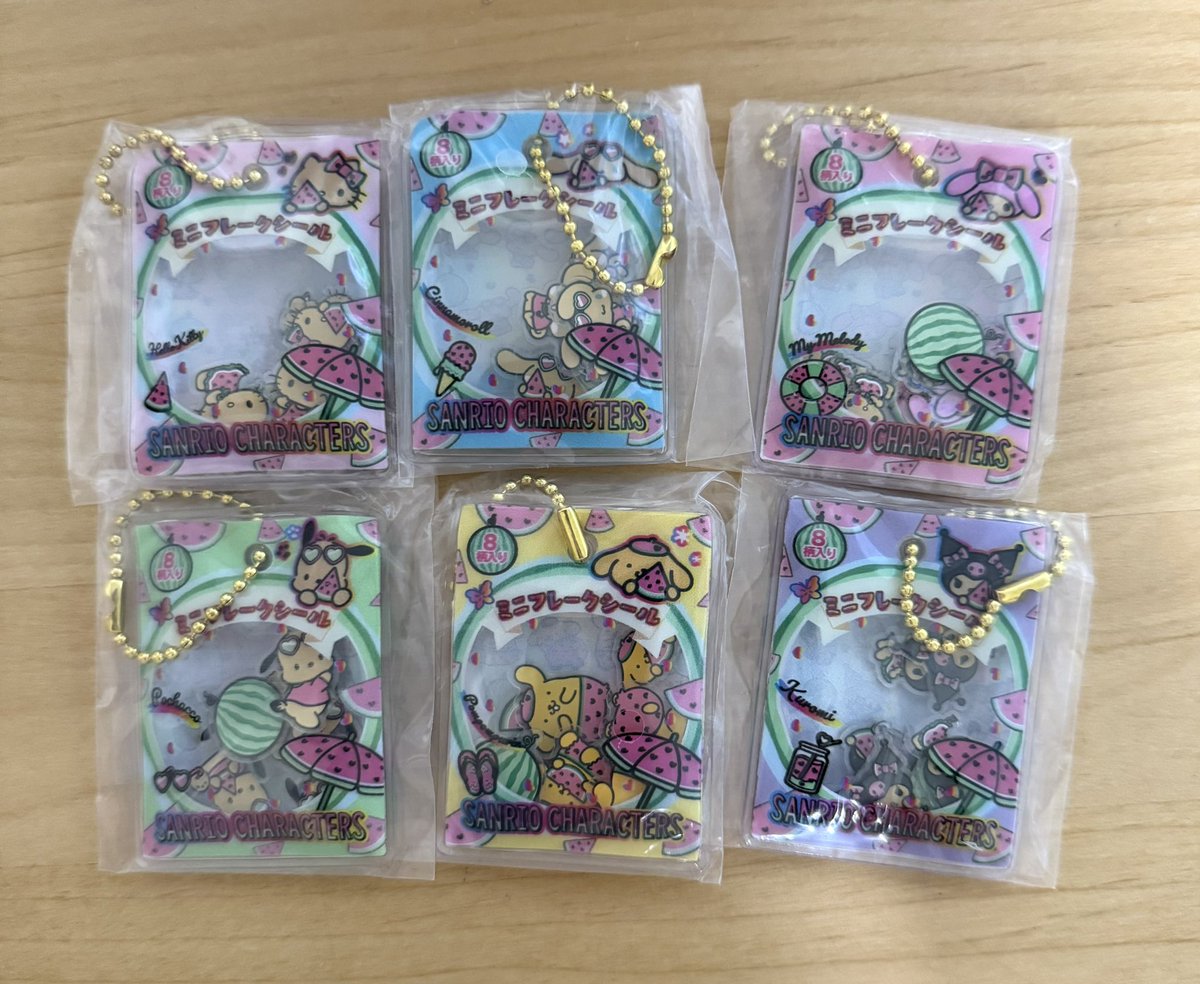 a_0yp's tweet photo. サンリオキャラクターズ　
シャカシャカフレークシール風チャーム

【譲】ポチャッコ / ポムポムプリン
        シナモロール / キティ
        クロミ /マイメロディ

【求】定価＋送料

セット数間違えて購入してしまいました、
纏めてのお取引優先させていただきます。
お気軽にお声掛けください🙇🏻‍♀️ https://t.co/G6KKnJjMvI