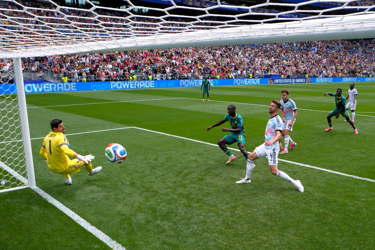 periodismobsas's tweet photo. Bélgica derrotó sobre el final del alargue a Senegal 3 a 2 y pasó a octavos: Tielemans en dos ocasiones y Lukaku marcaron para los belgas; Diarra y Sarr para los africanos #belgica #belgium #belgique #senegal #fifaworldcup #fifa #lukaku #diarra #sarr #var #mundial2026 #tielemans https://t.co/pwZPwFMXyN