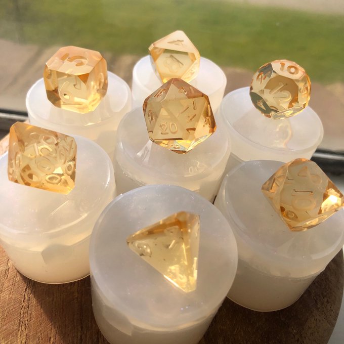 Bea York - I just received 20mm dice molds from Special Nobody via Throne. Thank you! https://t.co/k0MjOmcUbY #Wishlist #throne https://t.co/jIU0rIgZq3