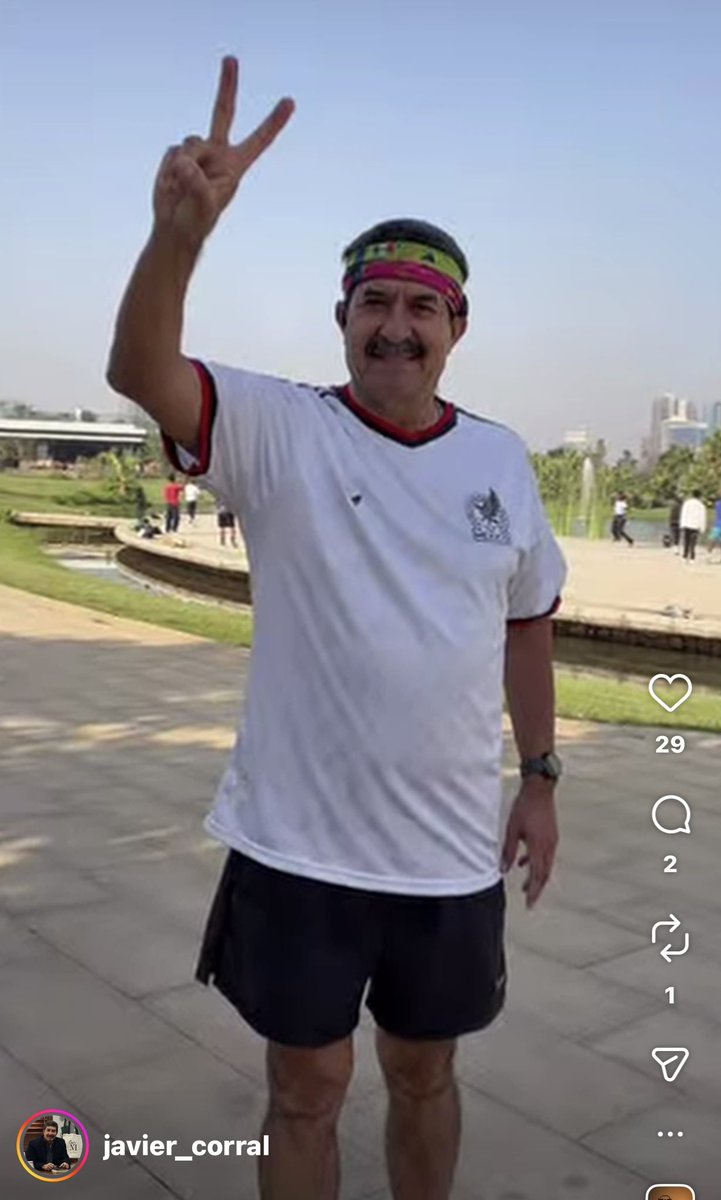 jorgegogdl's tweet photo. El senador @Javier_Corral en el parque de la amistad de Addis Abeba, Etiopía.  Haciendo turismo legislativo mientras acumuló 88 faltas al senado.

PD: sigo esperando que me vendas tu casa Javier, al cabo va a ser un gran negocio. https://t.co/xYiK2OoIL1