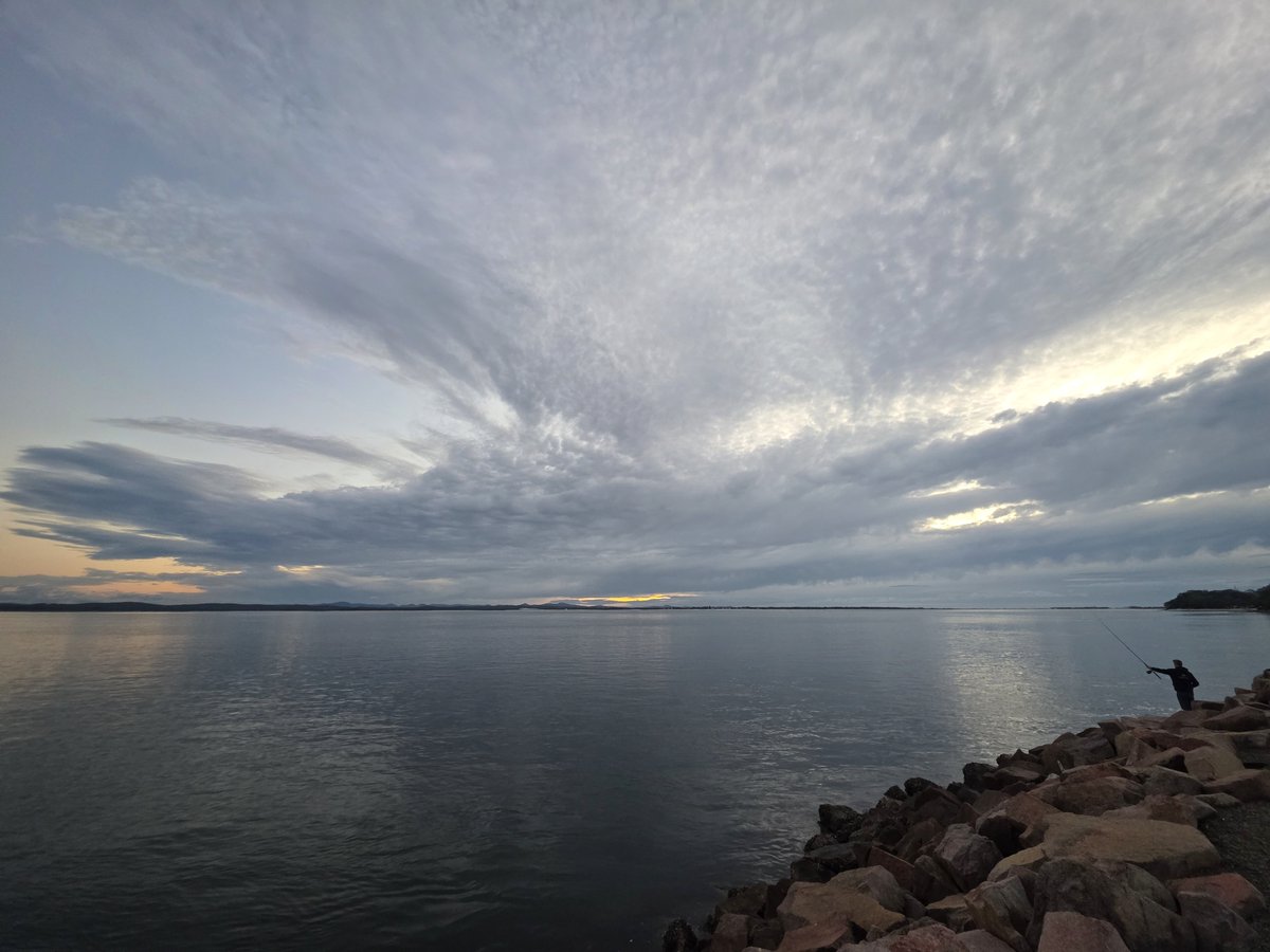 bb03cb's tweet photo. Good morning 👋 💓 👋 

Small shower o'nite, day is now looking to be sunny.

Quiet day for us, Mrs B will go out to her craft group later.

Have a good,safe day, be kind 💙 
Fishermen on...
#WorimiLands
#AlwaysWasAlwaysWillBe https://t.co/w8EKMN052G