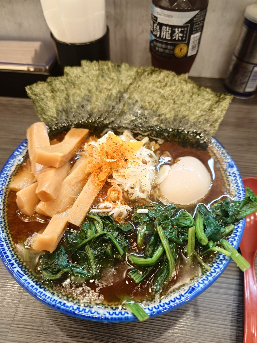 HiroIida78's tweet photo. #裏武蔵家
今年７１杯目
正式スタートした勝男武士麺！
一昨夜はちょっとしょっぱかったけど改善してくれてさらに美味しくなった！そしてスープもうまいけどメンマがホントうまい！
ほんのちょっとだけご飯もらって最後にスープかけて食べたい味。 https://t.co/izX89evCMs