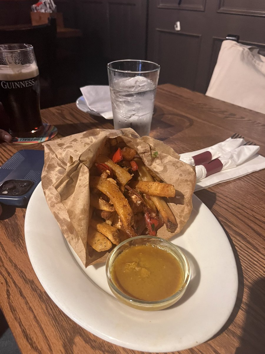 chicky_ven's tweet photo. i think spice bag is my favorite food i’ve ever had https://t.co/zcDbH7HS5F
