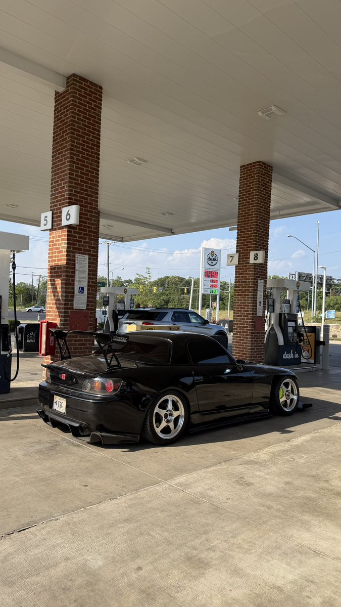 tacoboutpics's tweet photo. I like this no front bumper look https://t.co/RXqa3dAosO
