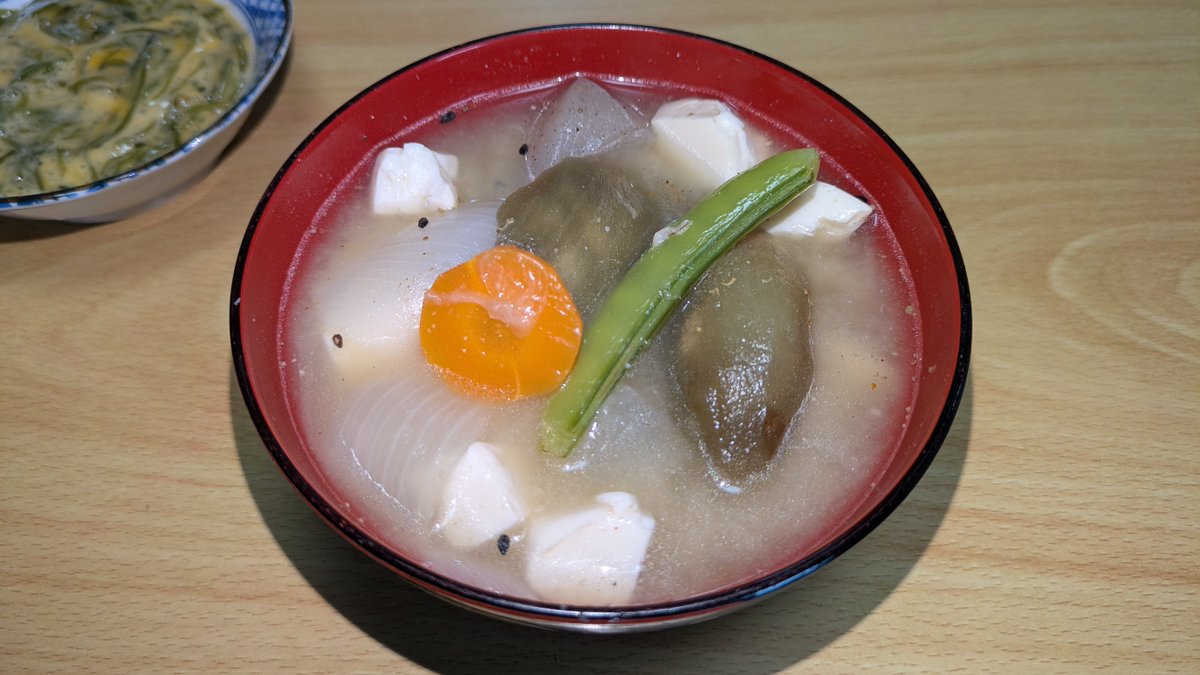 Tami_Yamato's tweet photo. 令和八年七月二日

朝ごはん
・白御飯
・和布蕪卵黄（酢醤油）
・巻繊風お味噌汁

ご馳走様でした。 https://t.co/0E0VWRltvI