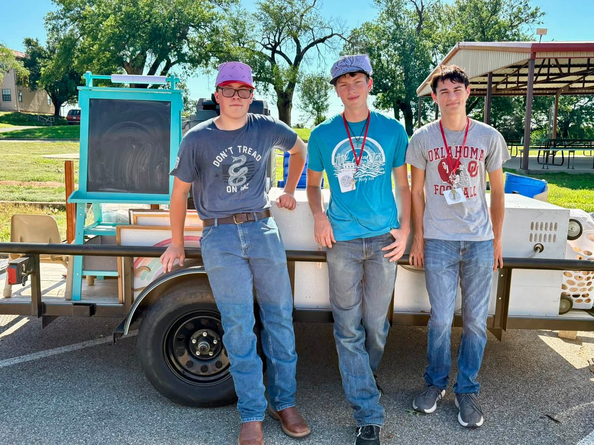 MarlandHome's tweet photo. Thank you, Oklahoma SkillsUSA Summer Leadership Institute! 💛 Four groups spent two days serving on our campus, tackling projects big and small. Your hard work made a lasting difference, and we're so thankful for each of you! https://t.co/bwov4s0dct