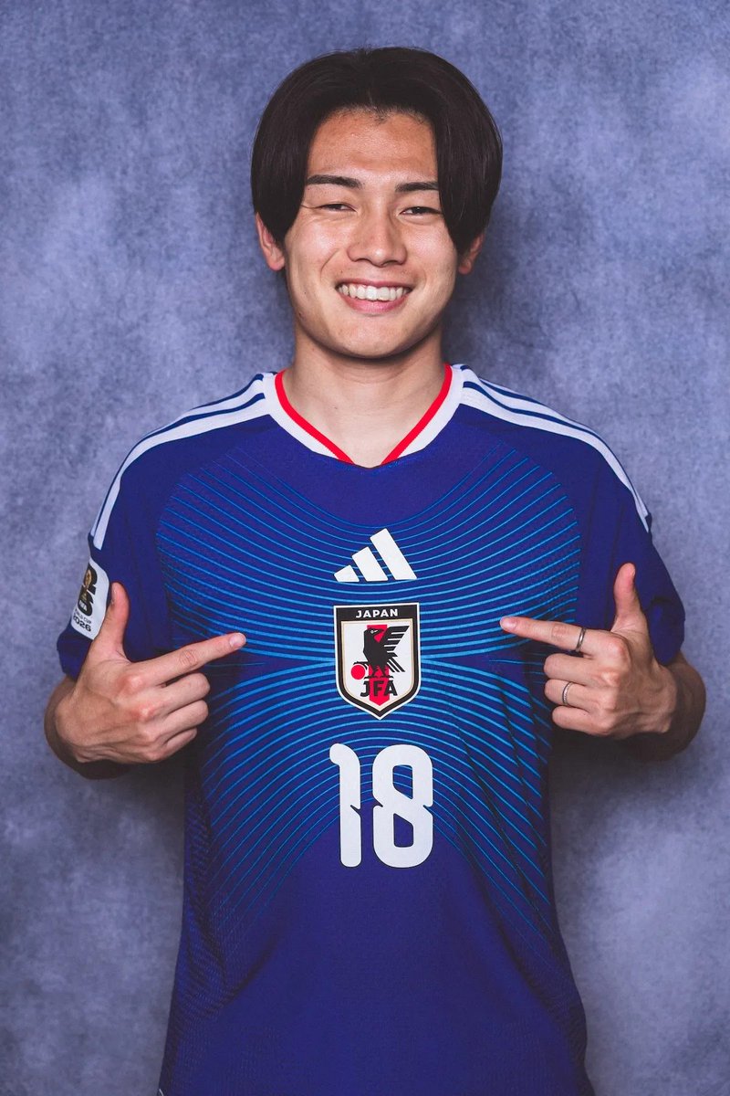 voguejp's tweet photo. サッカー日本代表 上田綺世が愛用するベルルッティの人気バッグコレクション「ペリプル」の魅力とは？
https://t.co/D20EqFAoDo https://t.co/up57a4qiR1