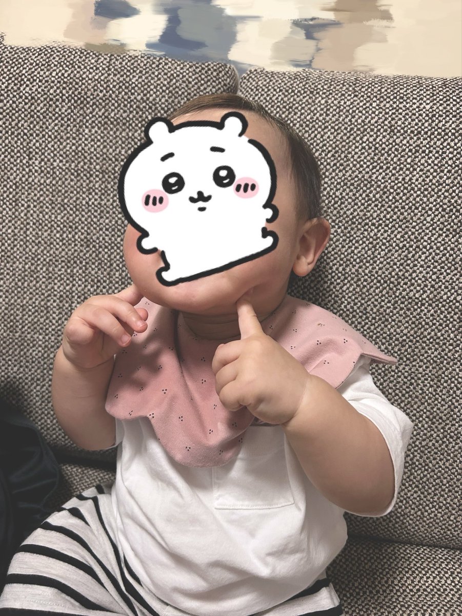 _fumi_san's tweet photo. きのうから謎にやり始めたポーズ、なんか保育園で覚えてきたの？👉😹👈 https://t.co/IuoyNpCCfS