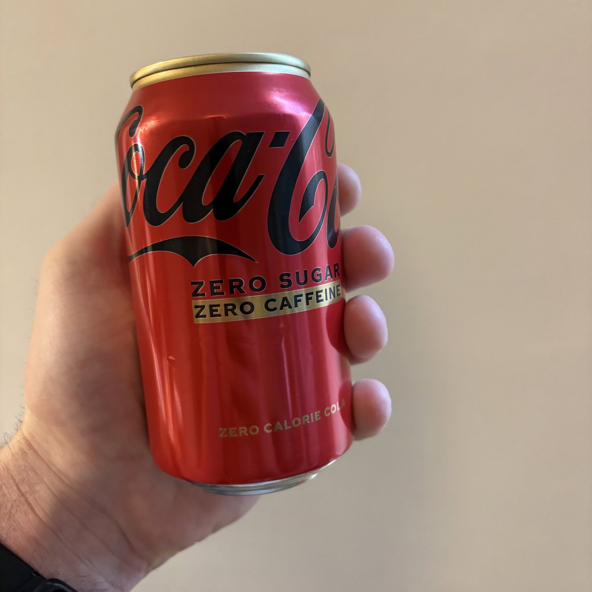 DeanTTraining's tweet photo. Soda has actually become the ultimate IQ test

Think calorie-filled soda is better for you than zero sugar/diet soda?

Probably smooth brained

Think zero sugar/diet soda is both healthier than calorie-filled soda &amp; one of the best tools for weight loss?

200 IQ https://t.co/YzIPV8kxb7
