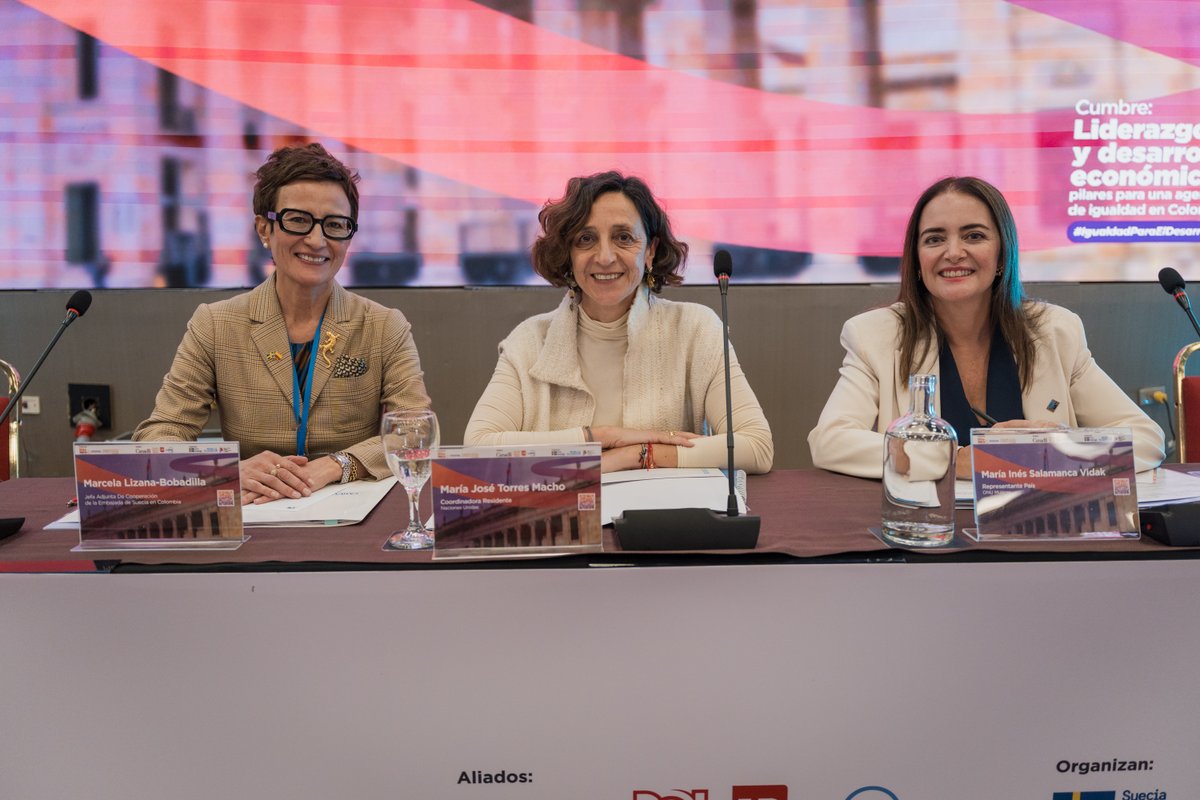 ONUMujeresCol's tweet photo. y organizado con el liderazgo de la Embajada de Suecia en Colombia y ONU Mujeres, en alianza con la Embajada de Canadá.

2/9

#IgualdadParaElDesarrollo #SolucionesParaEllas #AvanceParaColombia https://t.co/z6XTHylW0Q